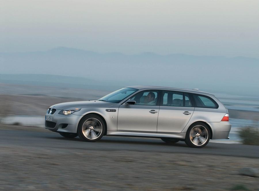  BMW M5 Touring 2009 года  (фото 43 из 51)